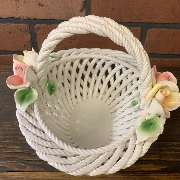 Capodiamonte Style Ceramic Floral Sculpted Roses Basket Vintage Home Accent Art - Picture 12 of 16
